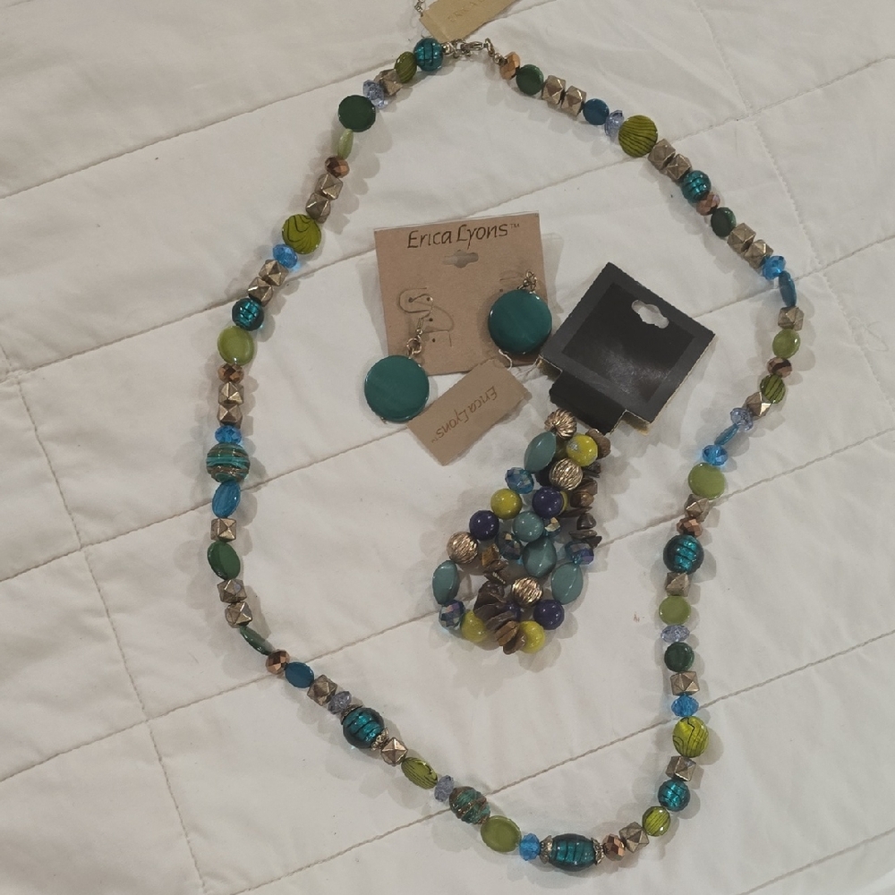 Erica Lyons Green and Blue Beaded Necklace Set